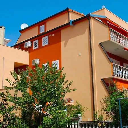 Mediteran, Kleine Mit Balkon Apartment