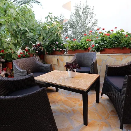 Apartment Mediteran, Kleine Mit Balkon Trogir